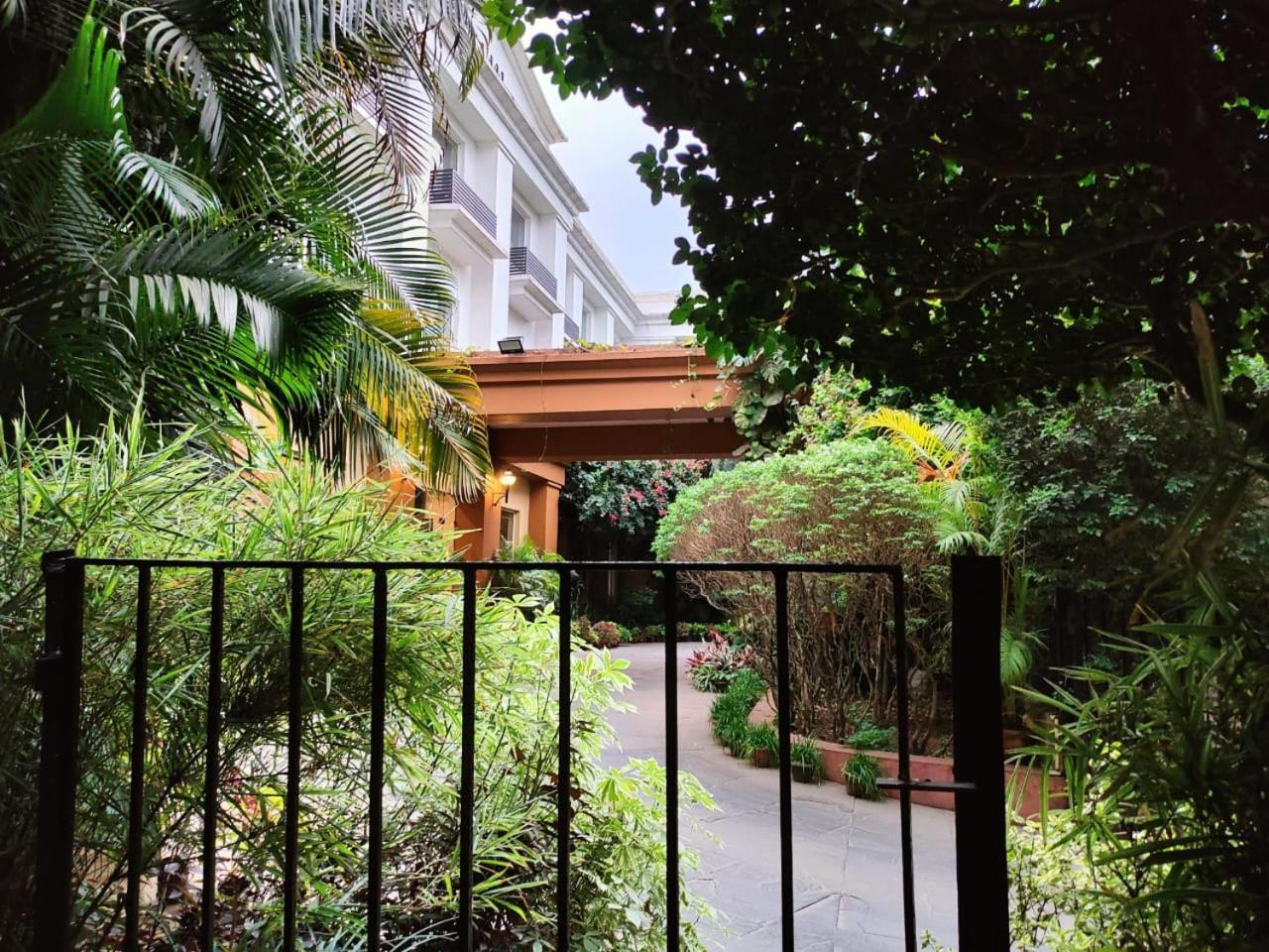 La Franklin Hotel Bhubaneswar Exterior foto