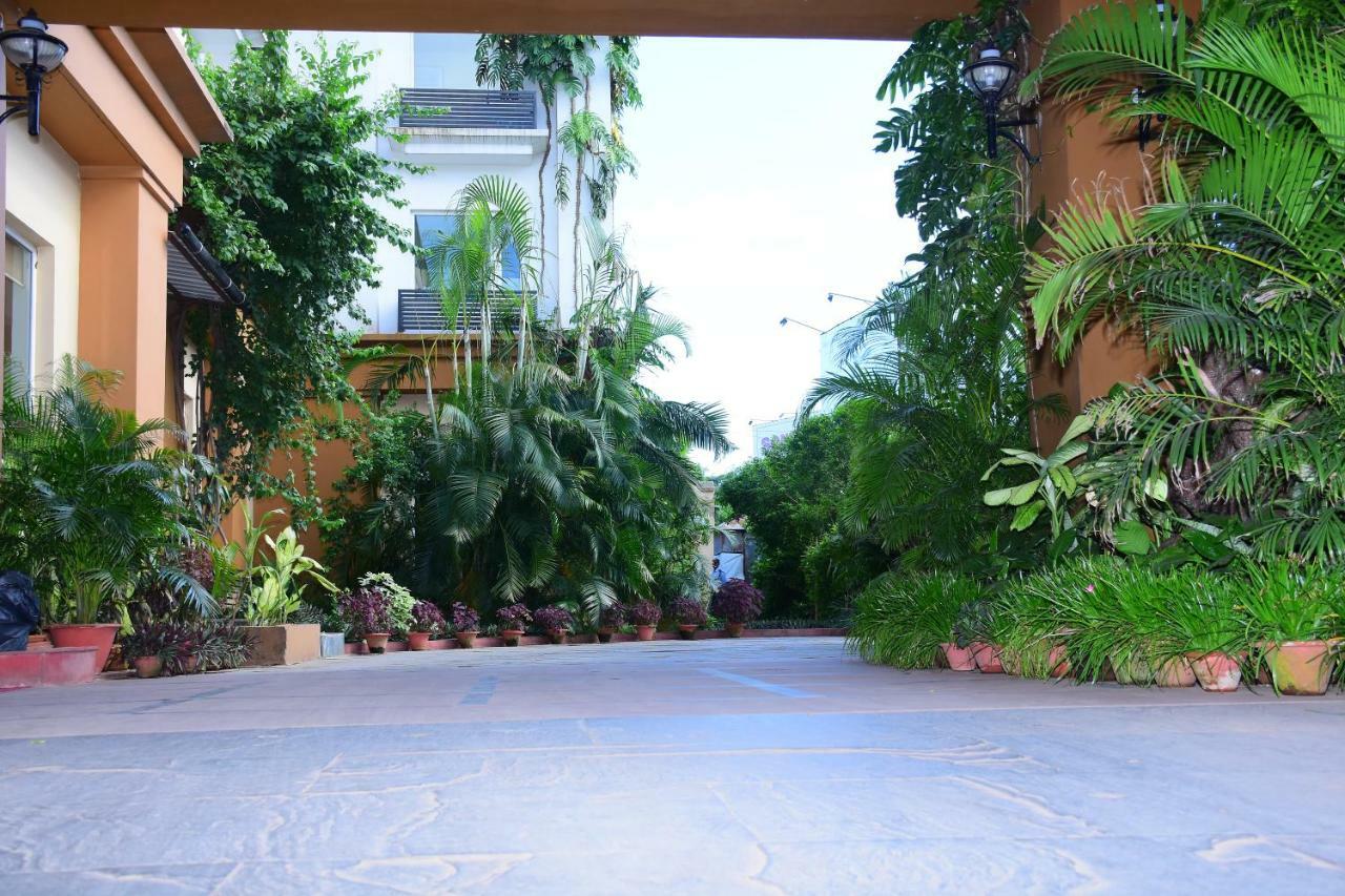 La Franklin Hotel Bhubaneswar Exterior foto